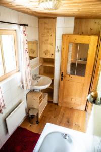 Kúpeľňa v ubytovaní Ferienhaus Hangl