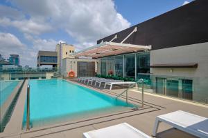 Bazén v ubytování Sotetsu Grand Fresa Saigon nebo v jeho okolí