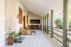 a hallway of a house with a living room at Hotel Ranthambore Regency in Sawāi Mādhopur