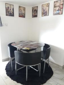 Mynd úr myndasafni af Bianco nero appartamento í Niš