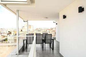 Μπαλκόνι ή βεράντα στο Larisa Hospitality I - Roof Top apartment - with Free Parking