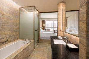 Vannituba majutusasutuses Sheraton Zhanjiang Hotel