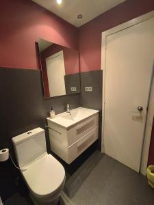 Kylpyhuone majoituspaikassa Disign apartment, 2 rooms