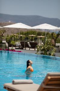 A piscina localizada em Doria Hotel Bodrum-City Center ou nos arredores