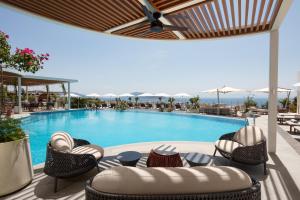 A piscina localizada em Doria Hotel Bodrum-City Center ou nos arredores