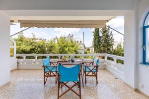 Balkón alebo terasa v ubytovaní Breeze One Bedroom Apartment by BluPine