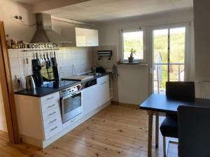 Køkken eller tekøkken på Sonnige Etagen-Wohnung, alleinige Nutzung, Wasserbett