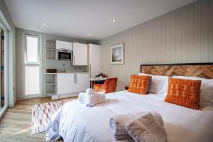 Lake District Woodland Pods - Winster, Bowness-on-Windermere客房内的一张或多张床位