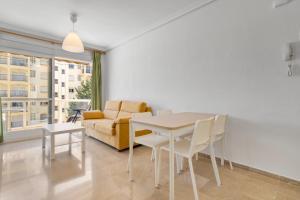 Posedenie v ubytovaní City apartment with pool in Fuengirola by Costarentals - Ref 216