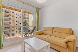 Posedenie v ubytovaní City apartment with pool in Fuengirola by Costarentals - Ref 216