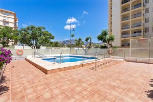 Bazén v ubytovaní City apartment with pool in Fuengirola by Costarentals - Ref 216 alebo v jeho blízkosti