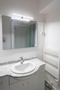 Fotografia z galérie ubytovania Appartement 5 couchages dans résidence avec piscine v destinácii Biscarrosse