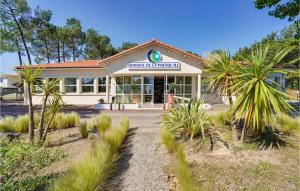 Vonkajšia záhrada v ubytovaní Lovely Home In La Faute-Sur-Mer
