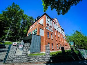 Budova, v ktorej sa apartmán nachádza
