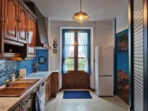 Gîte 4 étoiles dans le Jura - Lagoon的厨房或小厨房