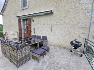 Gîte 4 étoiles dans le Jura - Lagoon的阳台或露台