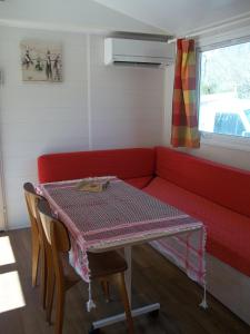 Posezení v ubytování Bungalow Blieux