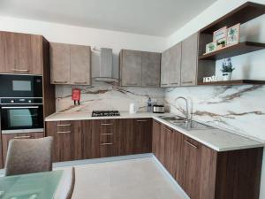 A kitchen or kitchenette at Lorenza Letting Two