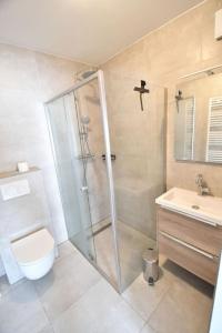 Koupelna v ubytování Domburgseweg 24
