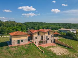 an aerial view of a house at Villa Tuscia apartments in Tuscania