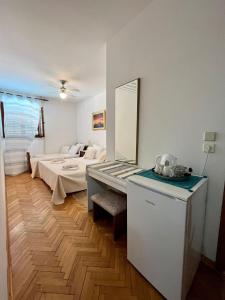 Postel nebo postele na pokoji v ubytování Room Gorana with swimming pool + 17 fotografií