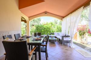 Κήπος έξω από το Villa Dalila
