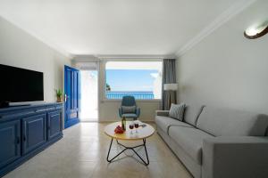 Et tv og/eller underholdning på Labranda Los Cocoteros + 25 billeder