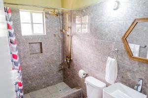 Bany a Golden Palms Apartment