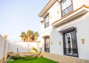 Royal Home Luxor Pool View 야외 정원