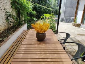 A garden outside A&G Apartment