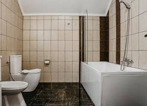 A bathroom at Cédrus Club Hotel