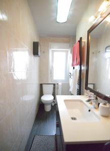 Kúpeľňa v ubytovaní El apartamento de Santa Emilia by Just Room