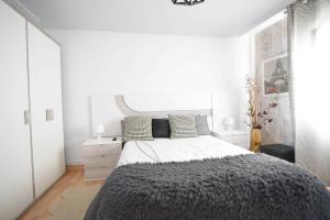 Posteľ alebo postele v izbe v ubytovaní El apartamento de Santa Emilia by Just Room