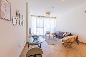 Fotografie z fotogalerie ubytování Lush 1BR in 1 Residences Dubai by GP Holiday Homes v Dubaji + 22 fotografií