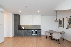 Kuhinja oz. manjša kuhinja v nastanitvi Spaciuos 1 BD Apt by Domvia + 21 fotografij