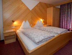 Postel nebo postele na pokoji v ubytování romy's B&B