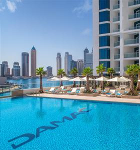 Bazén v ubytování Downtown Ultra Luxury - Studio Suite - 5 star Hotel Facilities- 15 min walk to Dubai Fountain nebo v jeho okolí