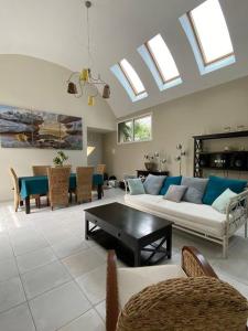 Χώρος καθιστικού στο Scorfel Lodge, Villa Matisse, Spa & terrasse +14 φωτογραφίες