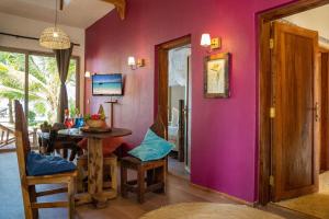 Istumisnurk majutusasutuses Clove Island Villas & Spa