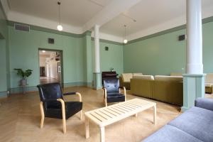 Posezení v ubytování Forenom Hostel Röykkä
