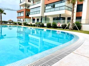 Basen w obiekcie Luxury 3 Bedroom Penthouse lub w pobliżu