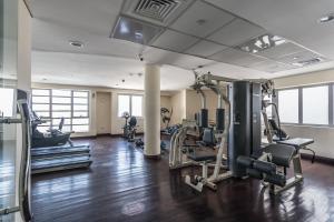 Gimnasio o instalaciones de fitness de HiGuests - Cheerful Apt With Stunning Views in Port Saeed