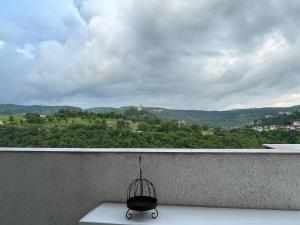 Nespecifikovaný výhled na hory nebo výhled na hory při pohledu z apartmánu + 1 fotografie