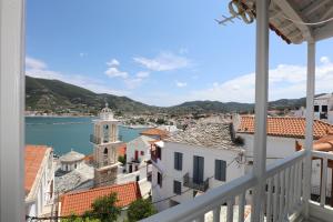 Imagen de la galería de House of town, en Skopelos Town