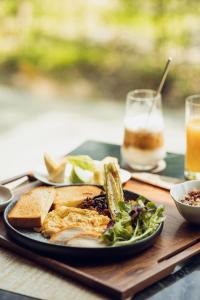 Makanan di atau berdekatan resort