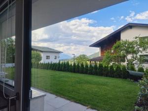Vonkajšia záhrada v ubytovaní Apartment Bergblick