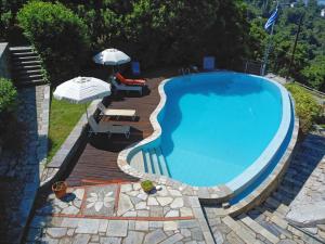 The swimming pool at or close to Tsagkarada Country Estate with Pool