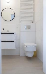 Łazienka w obiekcie Apartament Plaża Zachodnia - 400 m do morza