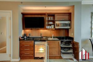 Η κουζίνα ή μικρή κουζίνα στο MGM Signature-11-803 F1 Track & Strip View Studio