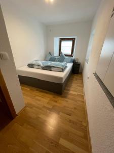 Postel nebo postele na pokoji v ubytování Ferienwohnung Rener
